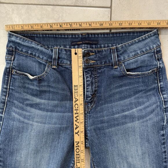 Levis 526 Slender Boot Cut Womens Size 12 Measures 32x30 Jeans Pockets - Picture 6 of 8